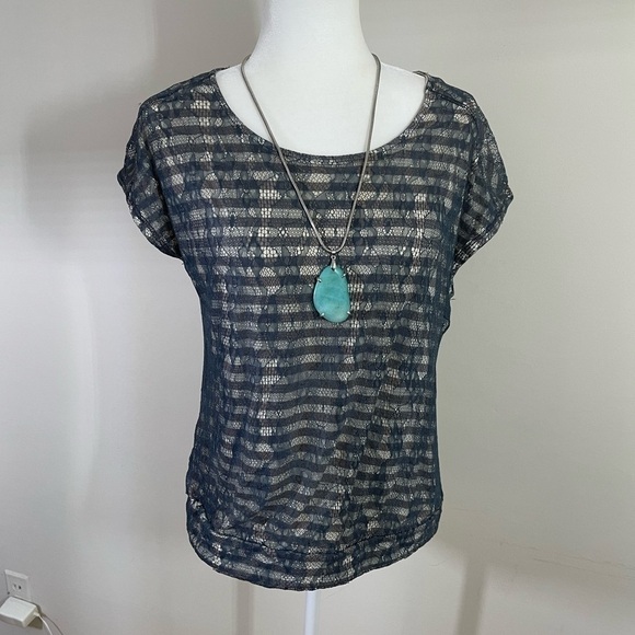 Pleione sz lg top under layer with a lace overlay - Picture 3 of 11